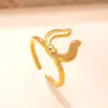 Anillo Abierto de Acero Inoxidable Estilo Nuevo Transfronterizo, Anillo de Cuerno Prensado al Aceite Moderno y Único, Fábrica de Joyería de Acero de Titanio Chapado en Oro de 18 Quilates