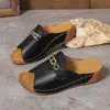 Chinelos de Salto Anabela com Solado Grosso para Mulheres - Modelo Novo 2025 - Comércio Exterior - Tamanho Grande - Moda Casual Simples - Sandálias de Boca de Peixe com Fivela de Metal
