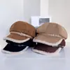 Fivela de Cinto de 2025 com Acabamento de Pelúcia Chapéu Octogonal para Mulheres, Outono e Inverno, Boina Estilo Newsboy Retro que Afina o Rosto, Nova Tendência Estilo Coreano
