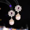 Aretes de Flores Retro de Lujo Ligero Estilo Francés para Mujer Zircón Micro-incrustado Industria Pesada Sentido de Alta Gama Nicho Celebridad Damas Aretes de Perlas con Pin de Plata