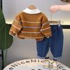 Conjunto de manga larga para niños de primavera y otoño de 2025, suéter y camisa, conjunto de tres piezas, ropa para niños de 1 a 5 años.
