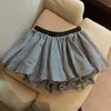 Falda para chicas sexys, anti-exposición, minifalda abullonada, estampado floral blanco, falda de línea A de cintura alta para mujeres petites, estilo de verano