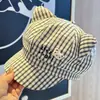 Nuevo sombrero de pescador para mujer para otoño e invierno, diseño de nicho, apto para cabezas grandes, hace que la cara parezca más pequeña, estilo ecuestre, moda japonesa, sombrero octagonal versátil