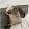 Bolso Retro de Cesta de Verduras de Mano para Mujer 2025 Nuevo de Moda Tendencia Estilo Coreano Bolso Cubo Versátil Bolso de Hombro Cruzado