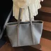 2025 Nuevo Bolso Tote de Textura de Alta Gama de Moda Bolso Grande de Capacidad para Viajar Bolso de Hombro de Moda Retro para Mujer
