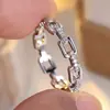Anillo de Cadena Hueca con Piedra Incrustada de Lujo Ligero Transfronterizo Rongxing, Anillo Minimalista Apilable de Dos Tonos Oro y Plata para Mujer