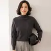 Suéter de Tricô de Caxemira Novo Outono/Inverno 2026 para Mulheres, Gola Alta Curta, Design Trançado Emagrecedor, Manga Longa, Camada Interna