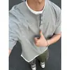 Camiseta Masculina Retro Estilo Americano Falsa Duas Peças Manga Curta Duffy Bonito Old Money Gola Henry Waffles Ombro Pesado Manga Meia