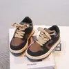 Tênis Baixo Infantil 2026 Primavera Novo Moda Coreana Sapatos Casuais para Meninos com Fechos de Velcro Sapatos para Meninas