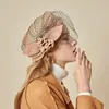 Chapéu Estilo Retro de Luxo Leve para Mulheres, Chapéu de Aeromoça Floral de Renda, Elegante Chapéu de Lã, Boina Lisa de Alta Qualidade