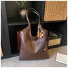Textura Simples e Estilosa, Grande Capacidade, Bolsa de Ombro Estilo Coreano para o Dia a Dia, Bolsa Elegante para o Início da Primavera de 2024, Bolsa Tote Estilo Coreano