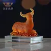 Buey del Zodiaco Ámbar Esmaltado con Base Adornos de Sala de Exposiciones Año del Buey Regalos de Empresa al por Mayor Personalizados