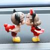 Celebriedade da Internet Enfeites de Carro Atacado Carro Acessórios de Carro Boneca Casal Fofo Beijo Decoração de Carro Elétrico Enfeites