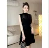 Ropa Elegante de Mujer Estilo Francés Nueva de Verano 2026, Vestido Negro Exquisito de Alta Gama Estilo Chanel con Tacto Premium