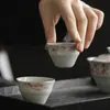 Tazas de Té Antiguas Pintadas a Mano de los Cuatro Caballeros de las Dinastías Tang y Song, Juego de Té Gongfu Taza Individual de Cerámica, Taza Roja Bajo Esmalte con Borde Plateado