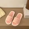Chinelos Simples de Algodão Peludo Feminino 2026 Outono Inverno Novos Ladies Planos Abertos na Ponta Casa Interior Uma Tira Chinelos de Pelúcia