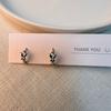Set de Aretes de Tuerca de Mariposa Pequeña de Diamantes Coloridos para Cartílago Plano, Versátil para el Cuidado de las Orejas, Diseño de Personalidad Nicho que No se Despega, Joyería para las Orejas