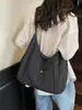Bolso cruzado plisado ligero de gran capacidad para mujer 2025 Nuevo estilo japonés Bolso de hombro Bolso tote casual para ir al trabajo