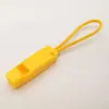 Suministro Transfronterizo de Mini Silbatos de Plástico Multicolor en Stock, con un Cordón que se Puede Atar a la Ropa, Adecuados para Uso de Emergencia al Aire Libre y Transporte Portátil