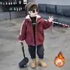 Chaqueta de Felpa Gruesa para Niños Otoño e Invierno 2026 Nueva Elegante Abrigo de Algodón Espeso para Niños Bebé Guapo Parka