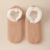 Calcetines de piso antideslizantes de silicona de lana de cordero engrosada, calcetines cortos unisex, fábrica de calcetines de origen transfronterizo con certificación Oeko