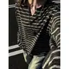 Camiseta listrada de manga comprida com gola V preta e cinza para homens e mulheres, moletom de outono estilo folgado preguiçoso para casais, camiseta básica para usar por baixo no trabalho