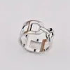 Hebilla de Anillo para Bufanda de Seda Brillante con Letra 'a' de Diseñador Minimalista Hebilla de Bufanda Universal Elegante Versátil Exquisita para Asegurar Bufandas