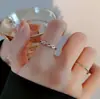 Anillo Estilo Coreano Estilo Ins para Mujer Diseño de Nicho Anillo de Perlas Transfronterizo Retro Lujo Ligero Simple Anillo Abierto