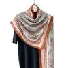 Bufanda Retro de Flor de Anacardo para Mujer Europea y Americana Transfronteriza Personalizada Moda Primavera y Otoño Bufanda Delgada Estampada de Pepita de Perro Moderna
