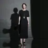Vestido Casual de Moda Adelgazante de Color Sólido con Cuello Redondo y Manga Corta Minimalista Versátil Petite Verano 2026 Nuevo de Moda