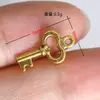 Accesorios de Llave de Corazón de Venta Caliente Europeos y Americanos, Colgantes Pequeños Retro de Aleación de Zinc, Colgantes Hechos a Mano con Cuentas, Listos para la Venta