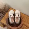 Zapatos Individuales Retro Nuevos para Niñas Primavera/Otoño Zapatos de Cuero Versátiles para Bebé Zapatos de Princesa para Niños Pequeños Suela Suave Mocasines Antideslizantes