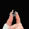 Nuevo anillo de moda de alta gama versátil estilo vintage con forma de estrella y diamantes, lujo ligero, anillo personalizado único y lujoso