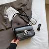Bolsa Quadrada Pequena de Couro Envernizado com Estampa de Crocodilo para Mulheres 2024 Nova Versátil Transversal Ombro Axilar Moda Versátil