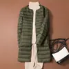 Chaqueta de plumas ligera transfronteriza para mujer, talla grande, de longitud media, nuevo estilo de moda de invierno 2026, cuello redondo, abrigo con forro interior cálido, moderno