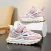 Zapatos deportivos para niñas, nuevo modelo de primavera, zapatos casuales ligeros antideslizantes de suela blanda para niños, zapatillas para correr para niños mayores