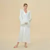 Robe de verão para mulheres de comércio exterior com penas, robe externo longo com capuz, removível, luxo leve, modelagem solta, roupão de casa feminino