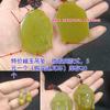 Colgante de Buda Guanyin de jade natural con suministro en vivo, colgante rico en flores de Pixiu de jade verde aguacate y oro.