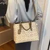 Bolsa de Axila de Luxo Transfronteiriça, Bolsa Tote de Grande Capacidade, Nova Bolsa de Ombro Transversal Retro para Mulheres 2026