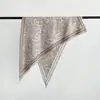 Cachecol triângulo vintage francês com estampa floral em falso cashmere e franjas, dupla face, adequado para combinar com casacos de outono e inverno