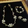 Collar con Chapado de Bronce Antiguo Occidental 18K Oro Vintage con Tres Colores Mixtos Nicho Noble Exquisito Lujo Calidad