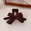 Pinza de Lazo Estampado de Leopardo para Mujer Pinza de Tiburón Grande de Alta Gama 2025 Nuevo Pinza para el Cabello de Otoño e Invierno Accesorios para el Cabello en la Parte Posterior de la Cabeza