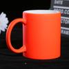 Caneca fluorescente colorida criativa revestida copo de cerâmica presente publicitário LOGO transferência térmica fluorescente Copa do cavalo