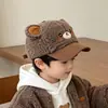Gorra de béisbol con forma de oso linda para niños, gorro cálido de otoño e invierno, gorra de pico de dibujos animados para niños y niñas, lana de cordero para niños