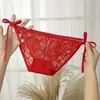 Roupa Íntima Vermelha de Renda Festiva Sexy do Ano do Zodíaco para Mulheres 2026 Novo Ano do Cavalo Calcinha Bordada com Recortes de Cintura Baixa para Mulheres