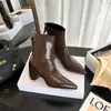 2026 Novo Estilo Botas de Cano Curto com Salto Alto Estilo Europeu e Americano Salto Plataforma Bico Fino Zíper nas Costas Moda Spicy Girl Fashionable Socialite Botas Femininas