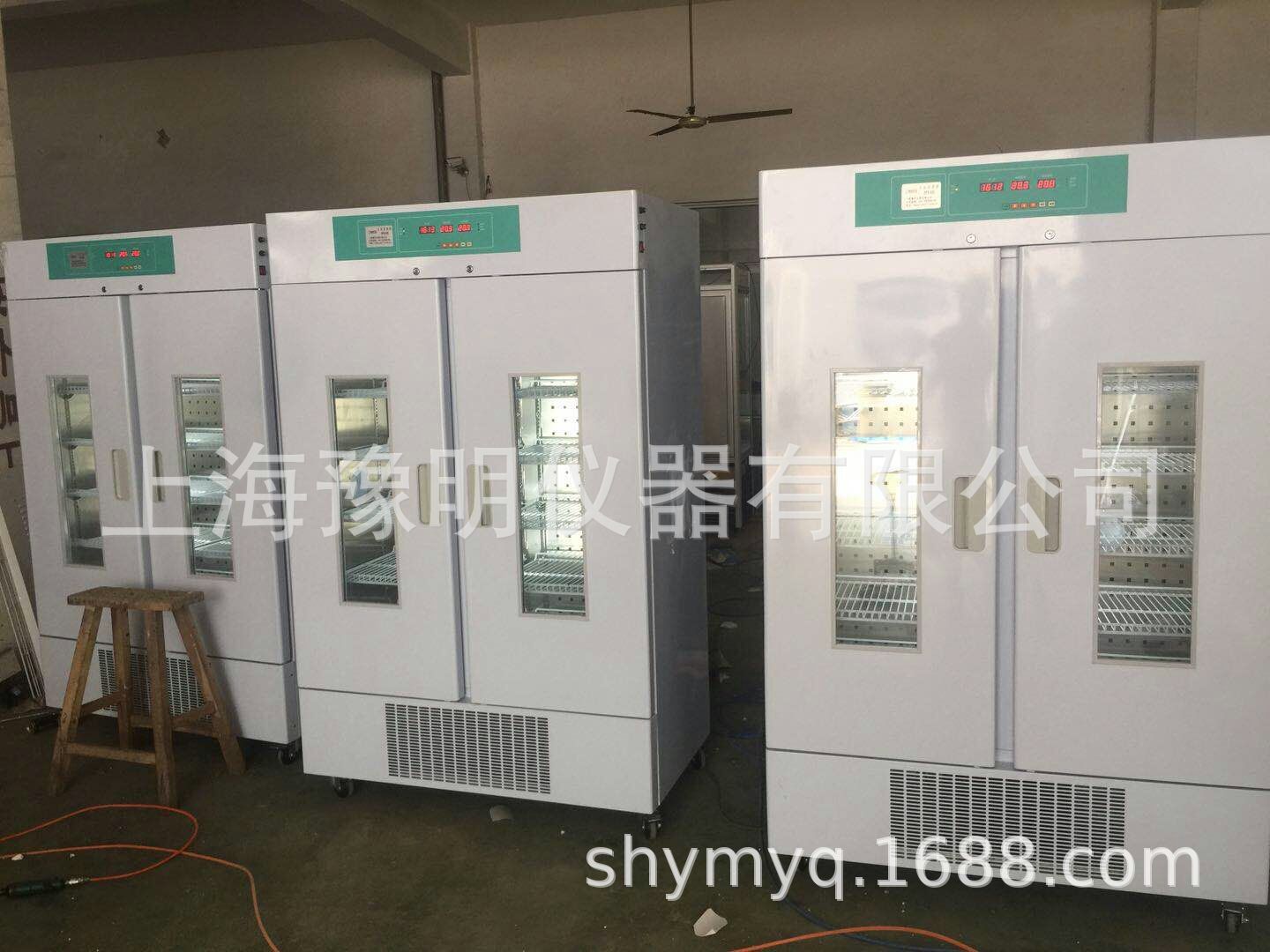 恒温恒湿培养箱1000L.jpg