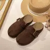 Pantuflas de exterior para mujer, de suela blanda, sin cordones, puntera cerrada, forradas de felpa, suela gruesa, piel sintética, estilo media pantufla, diseño de puntera de otoño, retro 2026
