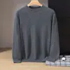 Nueva camiseta base de punto de cachemira para otoño e invierno, moderna para el trabajo y el día a día, color liso, simple y elegante, cuello redondo, manga larga, para hombre
