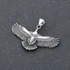 Acero de Titanio 18K Galvanizado al Vacío Joyería Punk Retro Europeo y Americano Hip-Hop Colgante Águila Voladora Águila Extendiendo las Alas Colgante para Hombre